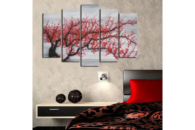 Stor Canvastavla i 5 delar 105x70 cm - Blommande körsbärsträd med röda blommor - Röd / Svart / Grå - Inredning & dekor - Tavlor & konst - Canvastavla