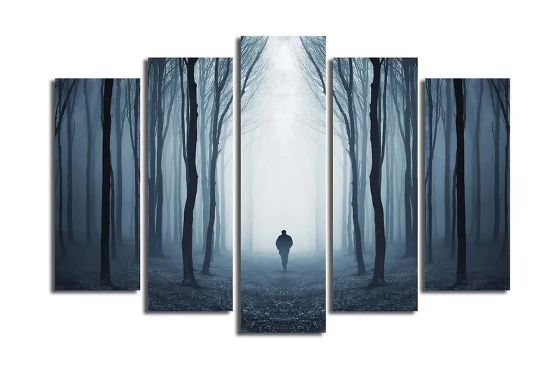 Stor Canvastavla i 5 delar 105x70 cm - Ensam figur som går genom en dimmig skog - Mörkblå / Grå / Svart - Inredning & dekor - Tavlor & konst - Canvastavla