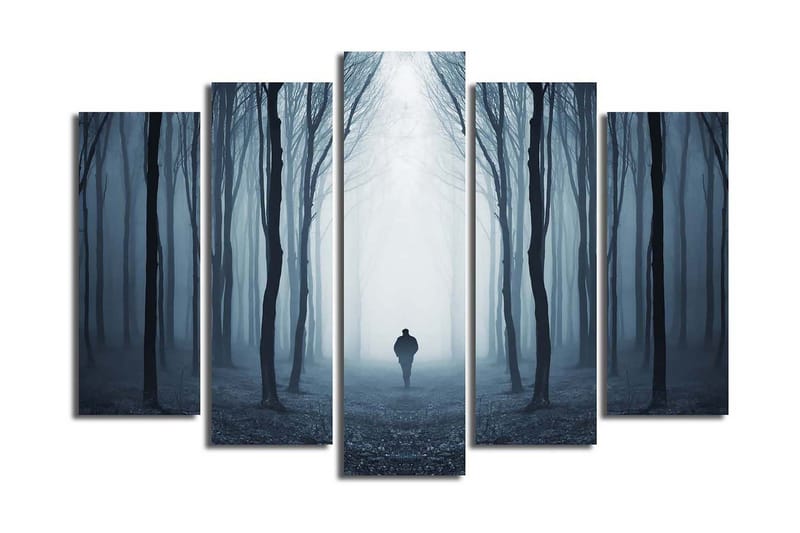 Stor Canvastavla i 5 delar 105x70 cm - Ensam figur som går genom en dimmig skog - Mörkblå / Grå / Svart - Inredning & dekor - Tavlor & konst - Canvastavla