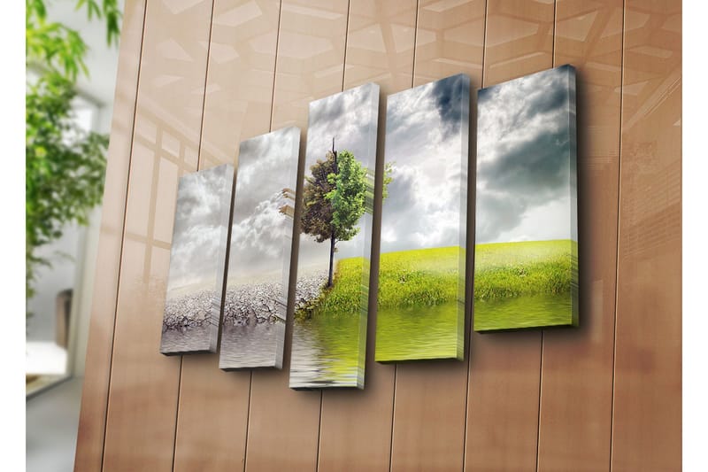 Stor Canvastavla i 5 delar 105x70 cm - Grönskande träd som står mellan torr mark och frodig äng - Grön / Grå / Beige - Inredning & dekor - Tavlor & konst - Canvastavla