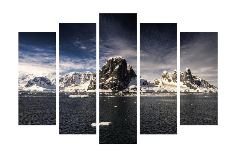 Stor Canvastavla i 5 delar 105x70 cm - Imponerande fjälllandskap med snöklädda toppar och spegelblanka vattenytor - Vit / Mörkblå / Grå - Inredning & dekor - Tavlor & konst - Canvastavla