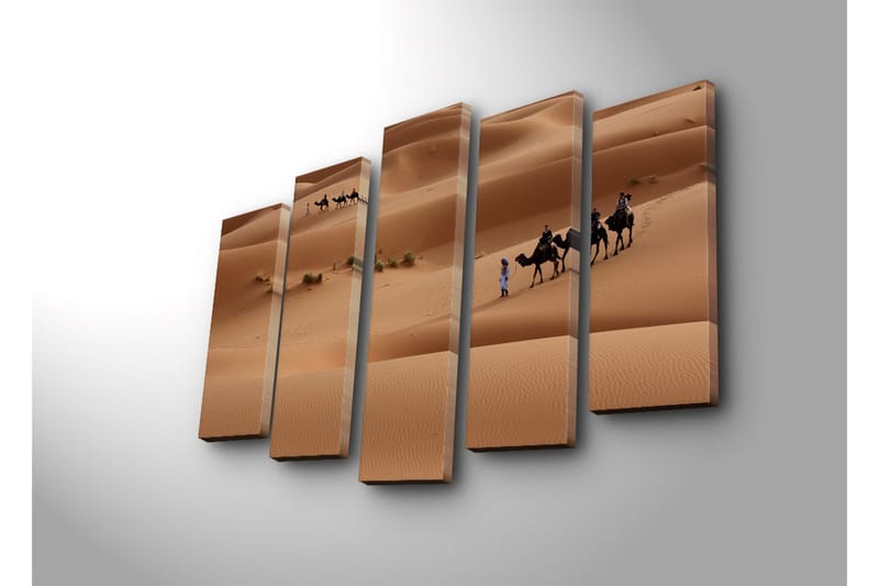 Stor Canvastavla i 5 delar 105x70 cm - Kamelkaravan som rör sig genom sanddyner - Sandbeige / Ljusbrun / Grön - Inredning & dekor - Tavlor & konst - Canvastavla