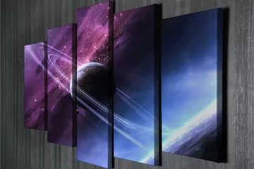 Stor Canvastavla i 5 delar 105x70 cm - Rymdlandskap med en planet och ringar i en stjärnspäckad himmel - Lila / Blå / Svart - Inredning & dekor - Tavlor & konst - Canvastavla