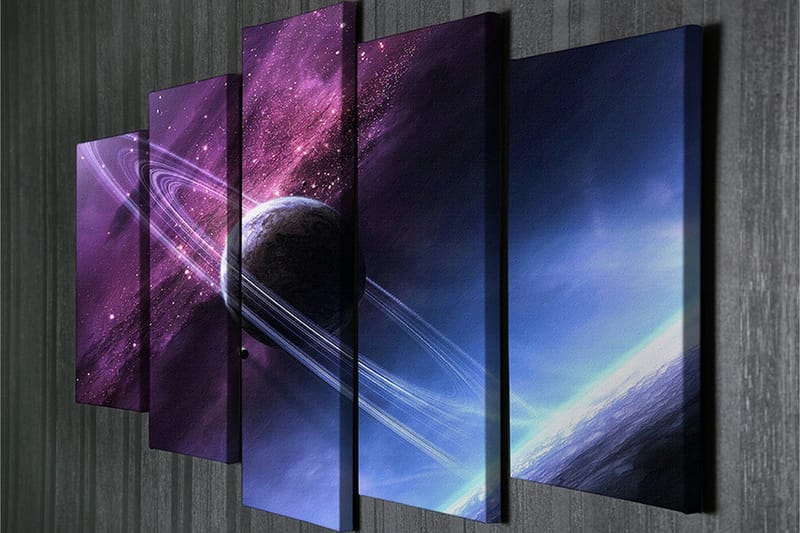 Stor Canvastavla i 5 delar 105x70 cm - Rymdlandskap med en planet och ringar i en stjärnspäckad himmel - Lila / Blå / Svart - Inredning & dekor - Tavlor & konst - Canvastavla
