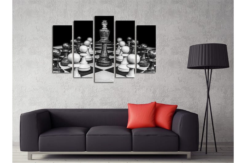 Stor Canvastavla i 5 delar 105x70 cm - Schackbräde med vita och svarta pjäser i fokus - Svart / Vit / Grå - Inredning & dekor - Tavlor & konst - Canvastavla