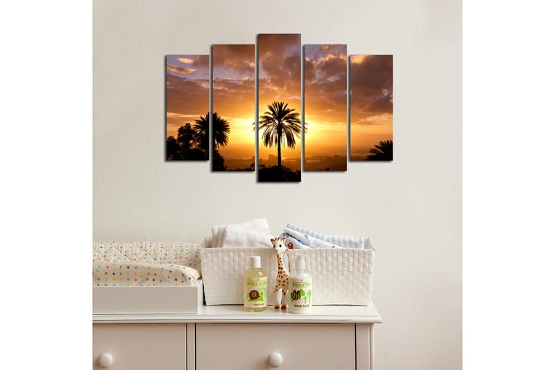 Stor Canvastavla i 5 delar 105x70 cm - Silhuett av palmer mot en solnedgång i varma toner - Orange / Guld / Svart - Inredning & dekor - Tavlor & konst - Canvastavla