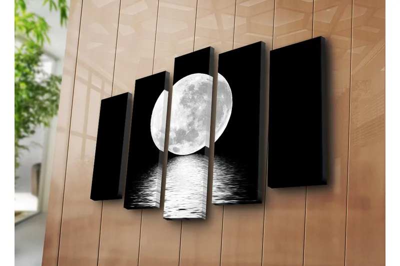 Stor Canvastavla i 5 delar 105x70 cm - Storslagen fullmåne som speglas i vattenytan - Vit / Svart - Inredning & dekor - Tavlor & konst - Canvastavla
