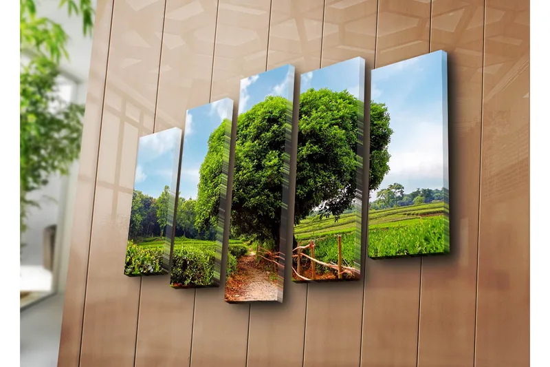 Stor Canvastavla i 5 delar 105x70 cm - Storslagen grönskande landskap med ett stort träd vid en grusväg - Grön / Brun / Blå - Inredning & dekor - Tavlor & konst - Canvastavla