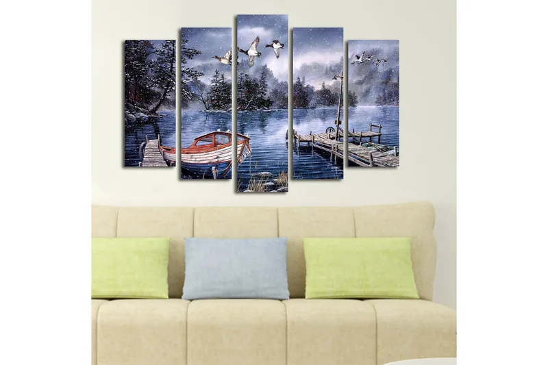 Stor Canvastavla i 5 delar 105x70 cm - Vinterlandskap med en båt vid en stilla sjö - Blå / Vit / Grå - Inredning & dekor - Tavlor & konst - Canvastavla