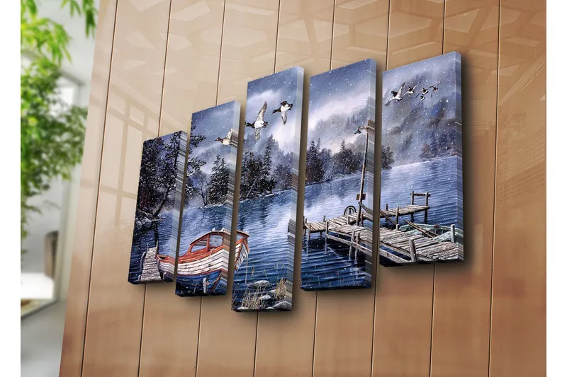Stor Canvastavla i 5 delar 105x70 cm - Vinterlandskap med en båt vid en stilla sjö - Blå / Vit / Grå - Inredning & dekor - Tavlor & konst - Canvastavla