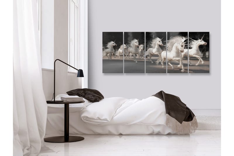 Tavla Unicorns Run 5 Parts Narrow 225x90 - Artgeist sp. z o. o. - Inredning & dekor - Tavlor & konst - Canvastavla
