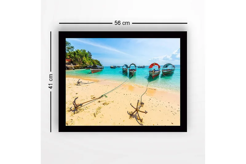 Inramad Canvastavla i trä - 41x56 cm - Båtar förankrade vid en solig strand med klart turkost vatten - Turkos / Beige / Grön - Inredning & dekor - Tavlor & konst