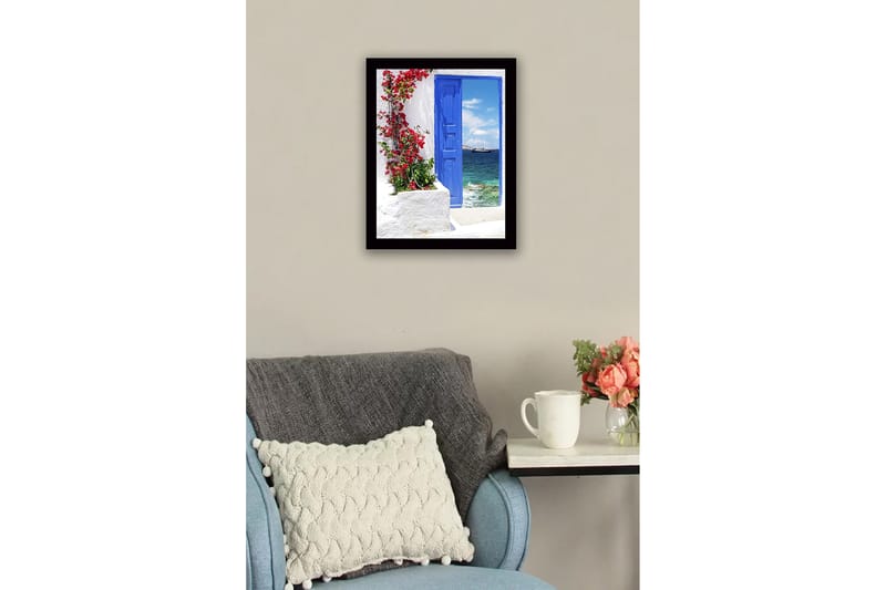 Inramad Canvastavla i trä - 41x56 cm - Blå dörr med blommor i rött framför havsutsikt - Blå / Röd / Vit - Inredning & dekor - Tavlor & konst