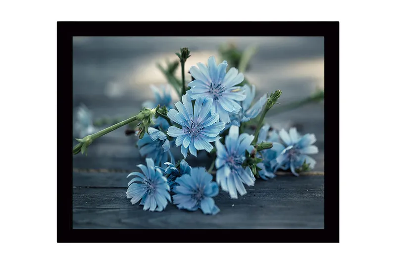 Inramad Canvastavla i trä - 41x56 cm - Blommor i mjuka blå nyanser - Ljusblå / Grön - Inredning & dekor - Tavlor & konst