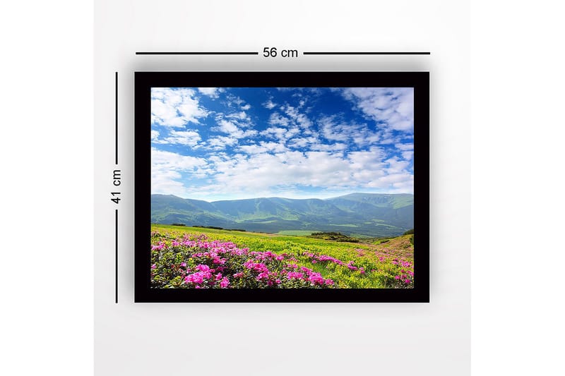 Inramad Canvastavla i trä - 41x56 cm - Blomstrande äng med rosa blommor och fjärran berg i bakgrunden - Rosa / Grön / Blå - Inredning & dekor - Tavlor & konst