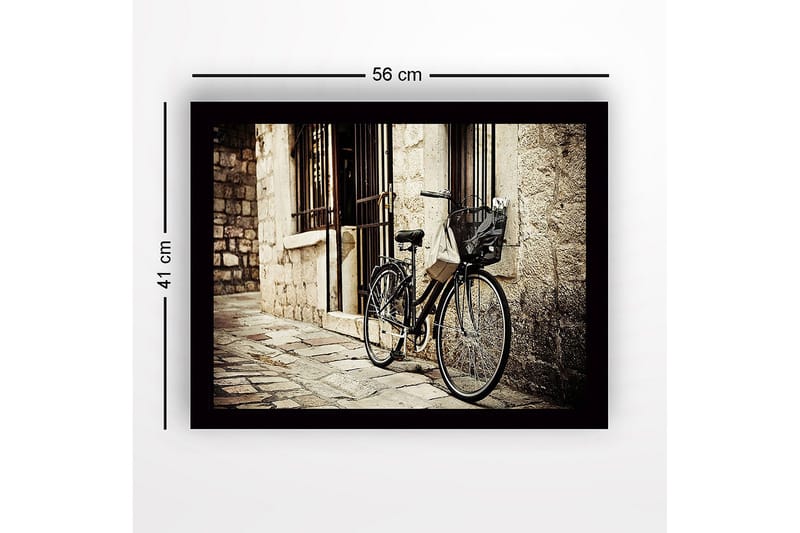 Inramad Canvastavla i trä - 41x56 cm - Cykel lutad mot en gammal stenvägg - Svart / Beige / Grå - Inredning & dekor - Tavlor & konst