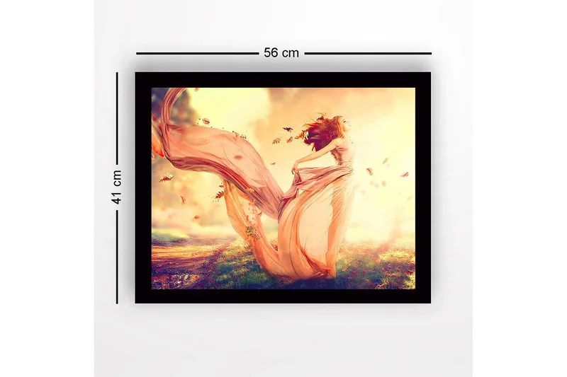 Inramad Canvastavla i trä - 41x56 cm - Dansande kvinna i en flödande klänning omgiven av höstlöv - Ljusrosa / Orange / Guld - Inredning & dekor - Tavlor & konst