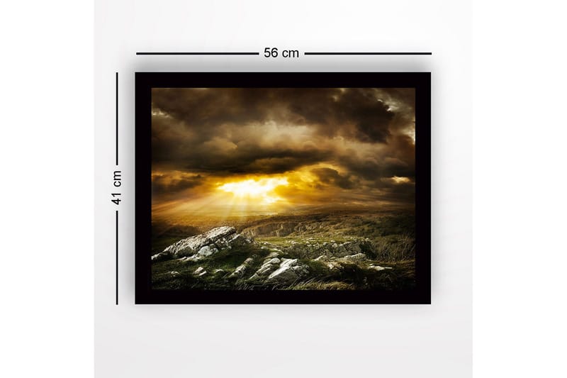Inramad Canvastavla i trä - 41x56 cm - Dramatiskt landskap med solstrålar som bryter genom molnen - Guld / Mörkgrå / Grön - Inredning & dekor - Tavlor & konst