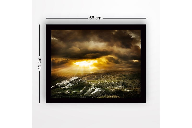 Inramad Canvastavla i trä - 41x56 cm - Dramatiskt landskap med solstrålar som bryter genom molnen - Guld / Mörkgrå / Grön - Inredning & dekor - Tavlor & konst