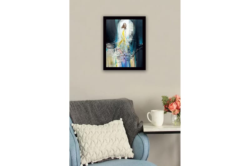 Inramad Canvastavla i trä - 41x56 cm - Elegant kvinna i en gul klänning som rör sig genom en drömlik miljö - Gul / Blå / Svart - Inredning & dekor - Tavlor & konst