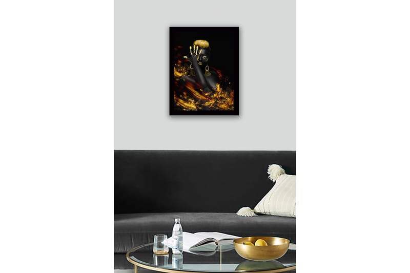 Inramad Canvastavla i trä - 41x56 cm - Elegant kvinna med guldiga detaljer och svart bakgrund - Svart / Guld - Inredning & dekor - Tavlor & konst