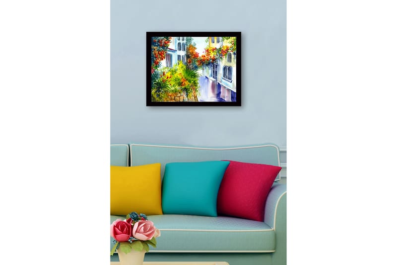 Inramad Canvastavla i trä - 41x56 cm - Färgglad gata med blommande växter och husfasader - Grön / Röd / Gul - Inredning & dekor - Tavlor & konst