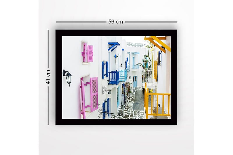 Inramad Canvastavla i trä - 41x56 cm - Färgglad gata med vita hus och färgglada fönsterluckor - Rosa / Blå / Gul - Inredning & dekor - Tavlor & konst