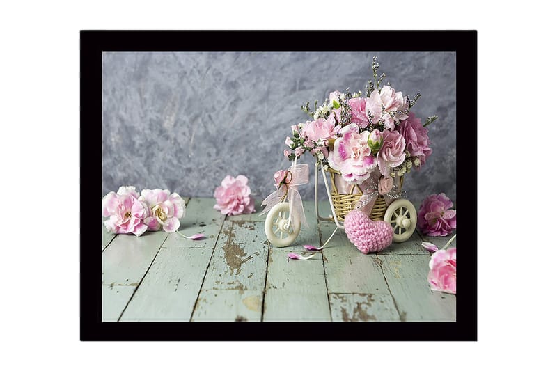 Inramad Canvastavla i trä - 41x56 cm - Färgrik bukett av blommor i en korg på en träyta, Rosa / Grön / Beige
