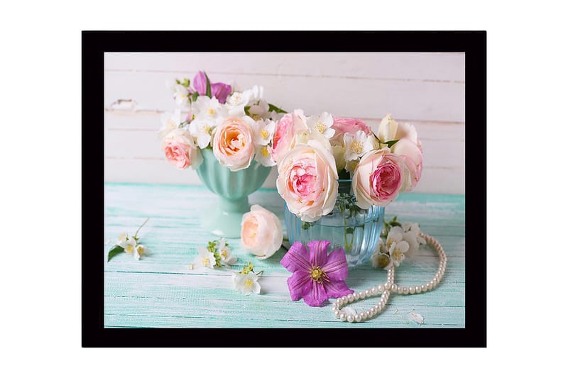 Inramad Canvastavla i trä - 41x56 cm - Färgrik bukett av rosor och blommor i eleganta vaser - Rosa / Vit / Lila - Inredning & dekor - Tavlor & konst