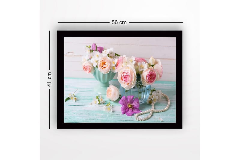 Inramad Canvastavla i trä - 41x56 cm - Färgrik bukett av rosor och blommor i eleganta vaser - Rosa / Vit / Lila - Inredning & dekor - Tavlor & konst
