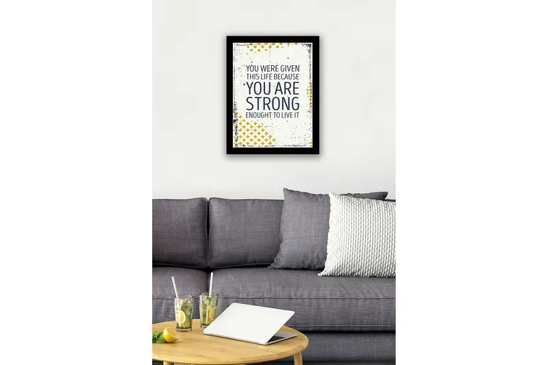 Inramad Canvastavla i trä - 41x56 cm - Inspirerande citat om styrka och livets värde - Mörkblå / Gul / Vit - Inredning & dekor - Tavlor & konst