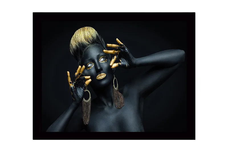 Inramad Canvastavla i trä - 41x56 cm - Konstverk med en kvinna i svart kroppsmålning och guldiga detaljer, Svart / Guld / Brun