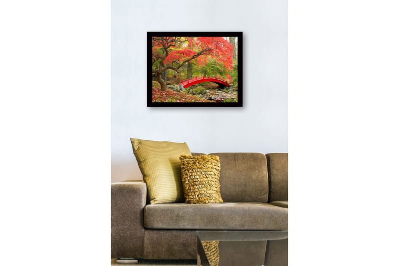 Inramad Canvastavla i trä - 41x56 cm - Röd bro omgiven av höstfärgade träd och löv - Röd / Grön / Brun - Inredning & dekor - Tavlor & konst