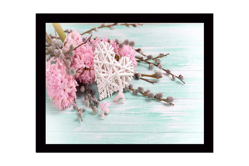 Inramad Canvastavla i trä - 41x56 cm - Rosa blommor med ett vitt hjärta och gråa kvistar - Rosa / Vitt / Grått - Inredning & dekor - Tavlor & konst