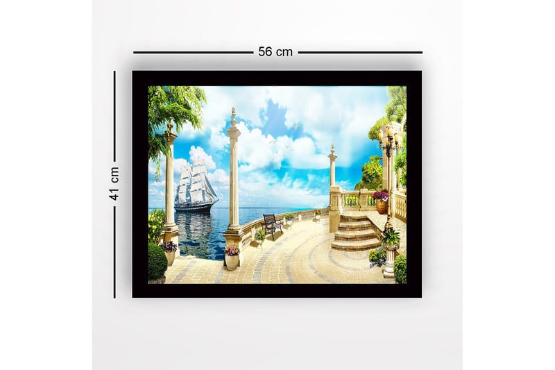 Inramad Canvastavla i trä - 41x56 cm - Segelbåt i en idyllisk hamn med pelare och grönskande omgivning - Blå / Grön / Beige - Inredning & dekor - Tavlor & konst