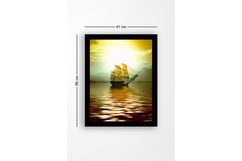 Inramad Canvastavla i trä - 41x56 cm - Segelbåt som glider fram över spegelblanka vattenytor i solnedgångens ljus - Guld / Brunt / Ljusgrön - Inredning & dekor - Tavlor & konst