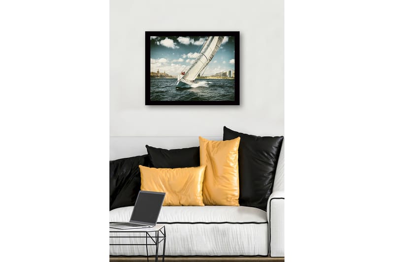 Inramad Canvastavla i trä - 41x56 cm - Segelbåt som navigerar genom vågorna under en klar himmel - Blå / Vit / Grå - Inredning & dekor - Tavlor & konst