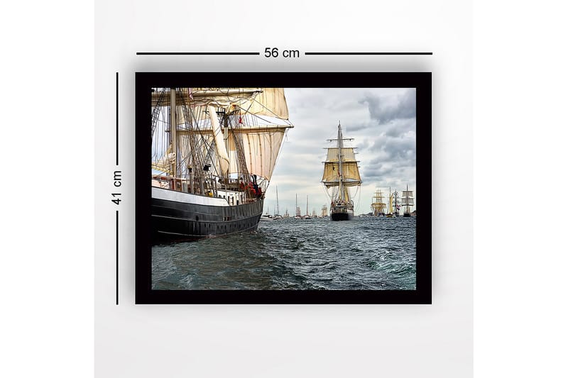 Inramad Canvastavla i trä - 41x56 cm - Segelbåtar på ett stormigt hav - Mörkblå / Beige / Grå - Inredning & dekor - Tavlor & konst