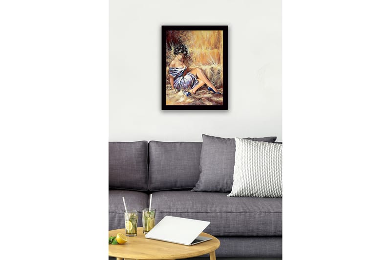 Inramad Canvastavla i trä - 41x56 cm - Sensuell kvinna i vit klänning med blå skor - Vit / Blå / Beige - Inredning & dekor - Tavlor & konst