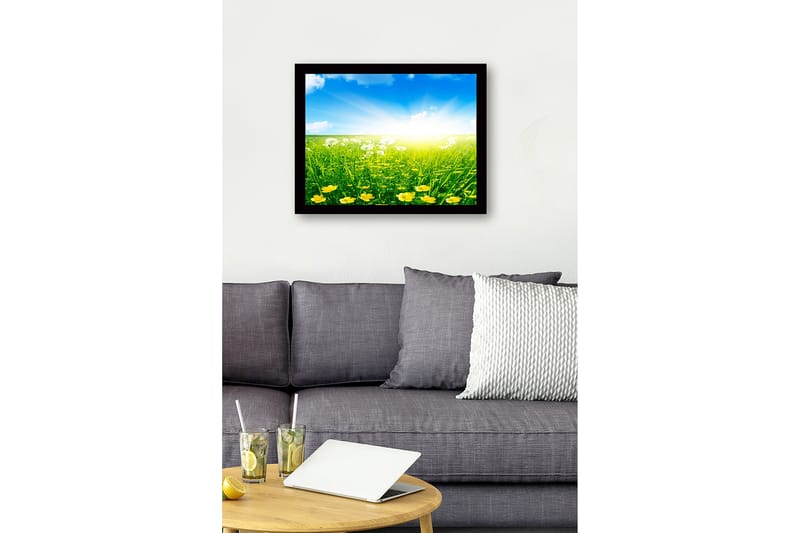 Inramad Canvastavla i trä - 41x56 cm - Solig äng med gula blommor och grönt gräs - Gult / Grönt / Blått - Inredning & dekor - Tavlor & konst