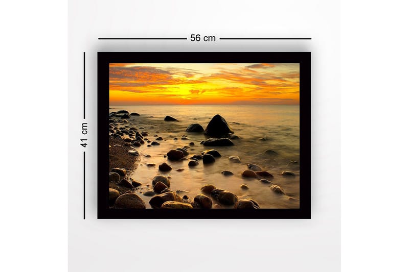 Inramad Canvastavla i trä - 41x56 cm - Solnedgång över en klippig strand med stilla vatten - Orange / Mörkgrå / Guld - Inredning & dekor - Tavlor & konst