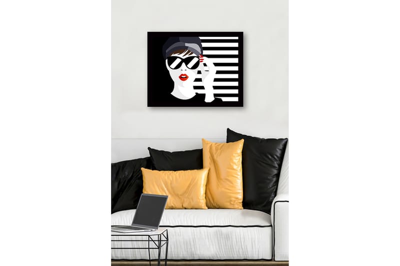 Inramad Canvastavla i trä - 41x56 cm - Stiliserad kvinna med solglasögon och röd läppstift - Svart / Vit / Röd - Inredning & dekor - Tavlor & konst