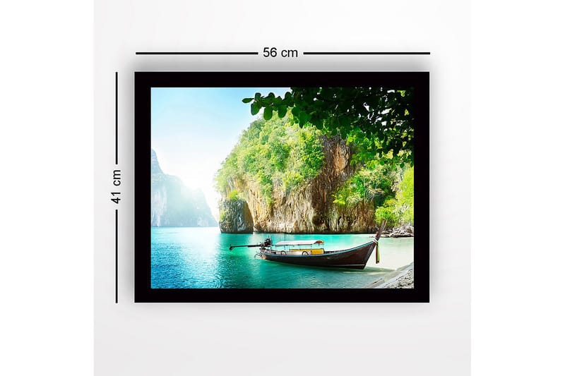 Inramad Canvastavla i trä - 41x56 cm - Stilla havslandskap med en traditionell båt vid en klippstrand - Turkos / Grön / Brun - Inredning & dekor - Tavlor & konst