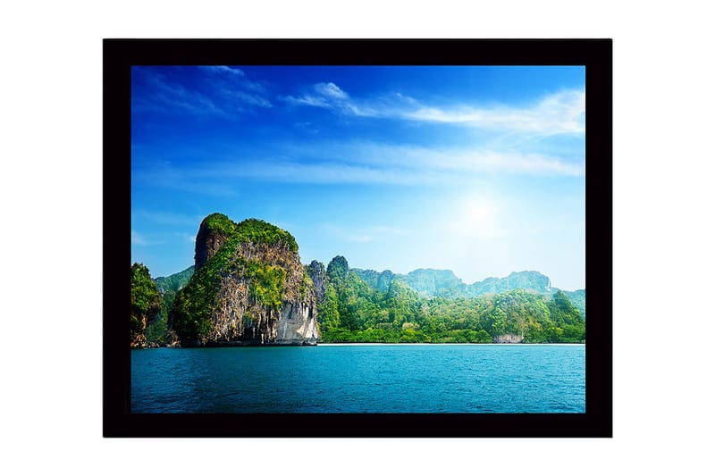 Inramad Canvastavla i trä - 41x56 cm - Storslagen kustlinje med klippformationer och grönskande vegetation, Blå / Grön / Vit