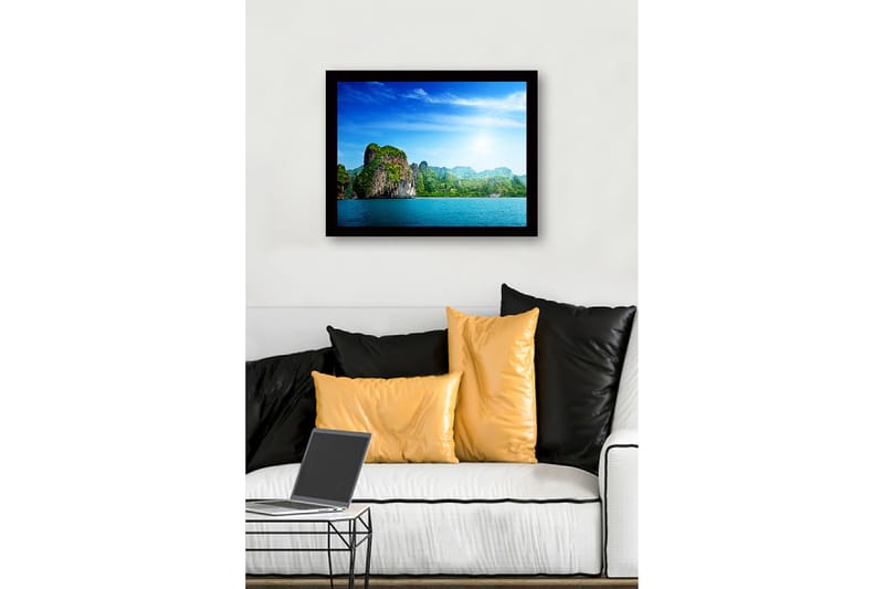 Inramad Canvastavla i trä - 41x56 cm - Storslagen kustlinje med klippformationer och grönskande vegetation - Blå / Grön / Vit - Inredning & dekor - Tavlor & konst