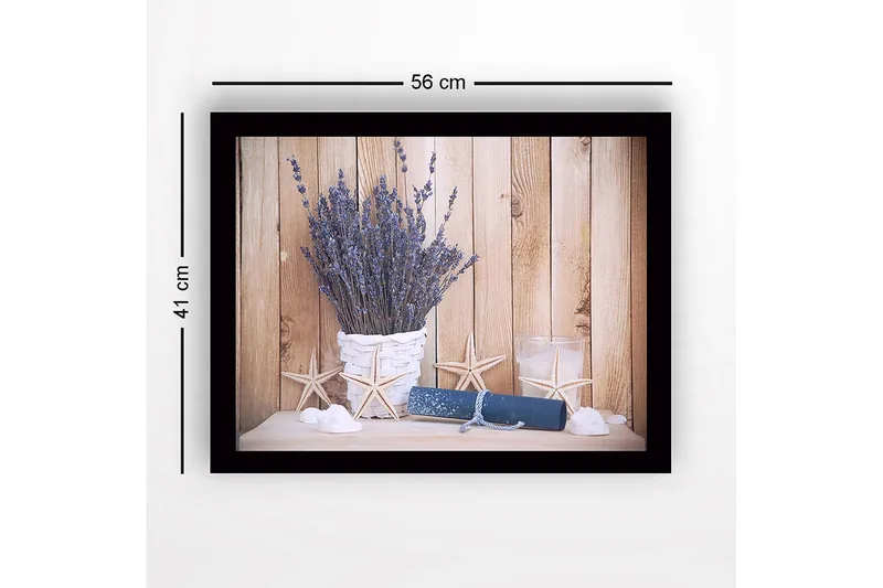 Inramad Canvastavla i trä - 41x56 cm - Torkad lavendel i en vit korg med sjöstjärnor och en rulle papper - Lila / Vit / Blå - Inredning & dekor - Tavlor & konst