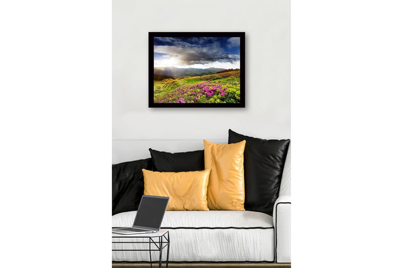 Inramad Canvastavla i trä - 41x56 cm - Vacker fjällandskap med blomstrande ängar - Grön / Rosa / Blå - Inredning & dekor - Tavlor & konst