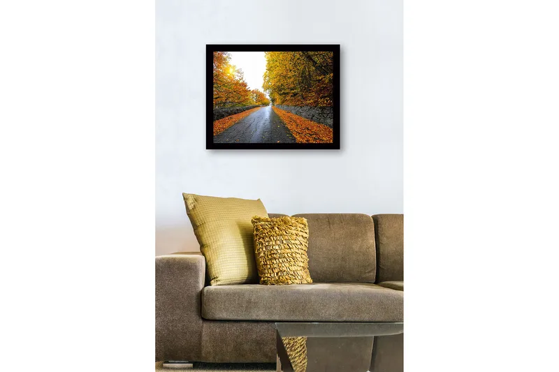 Inramad Canvastavla i trä - 41x56 cm - Vacker höstlandskap med en väg omgiven av gyllene träd - Guld / Orange / Grå - Inredning & dekor - Tavlor & konst