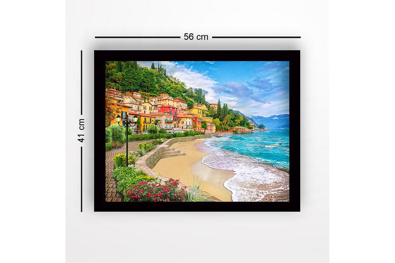 Inramad Canvastavla i trä - 41x56 cm - Vacker kustlinje med färgglada hus och grönskande omgivningar - Blå / Grön / Gul - Inredning & dekor - Tavlor & konst