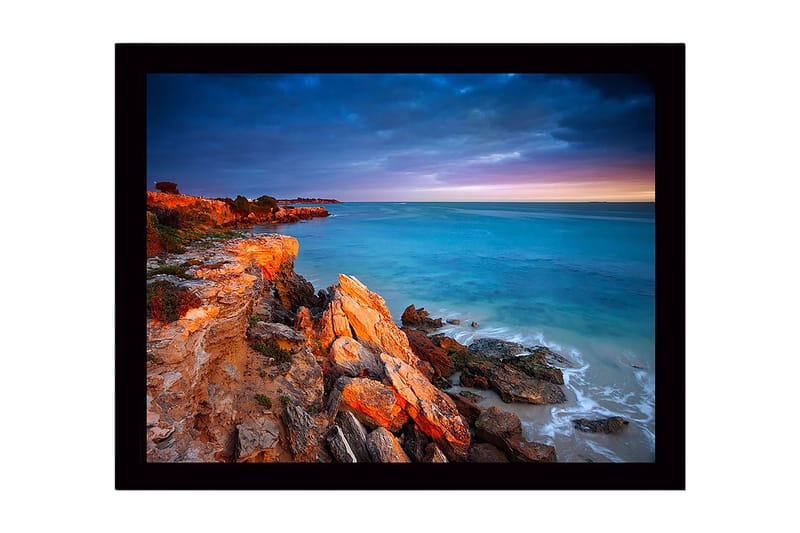Inramad Canvastavla i trä - 41x56 cm - Vacker kustlinje med klippor och hav i skymningsljus - Turkos / Orange / Grå - Inredning & dekor - Tavlor & konst